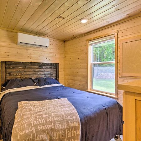 Quaint Mtn Cabin Tiny Living Near Big Adventure Brevard Exterior foto