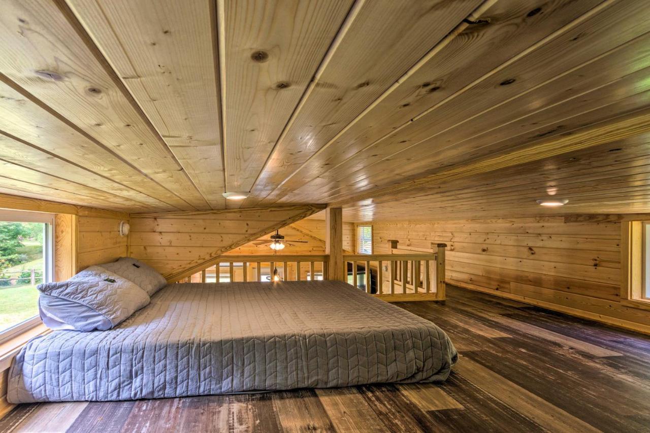 Quaint Mtn Cabin Tiny Living Near Big Adventure Brevard Exterior foto